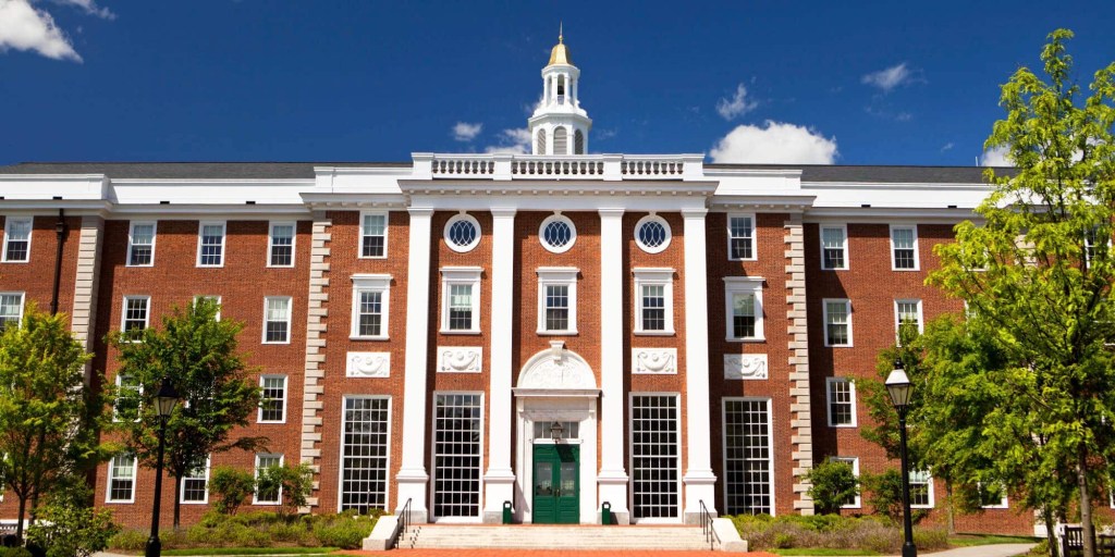 Harvard Expands Free Tuition to Families Earning Under $200,000